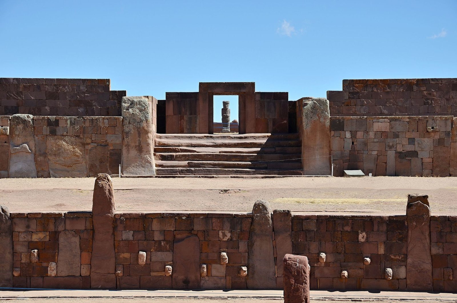 Tiwanaku templo semi-subterrâneo e templo de Kalasasaya